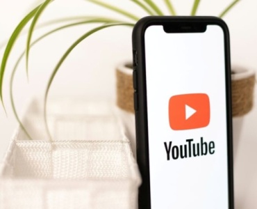 Jak zhakować algorytm i wygenerować masowe subskrypcje na YouTube?